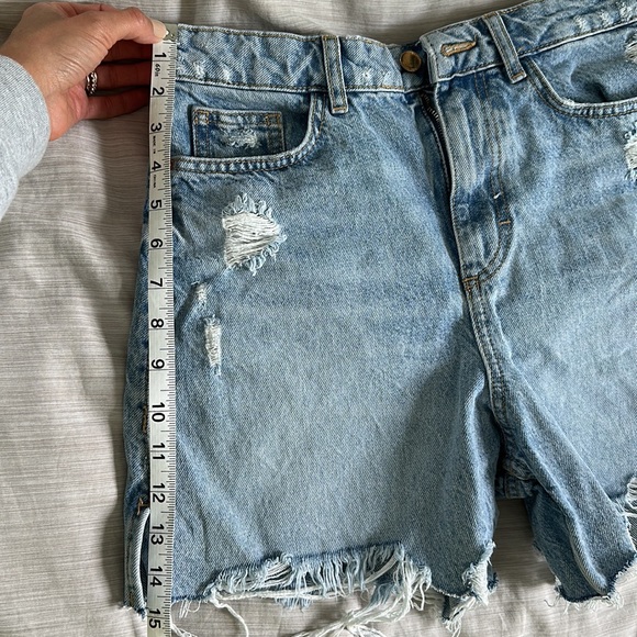 Zara Ripped High Rise Denim Shorts - Picture 5 of 6